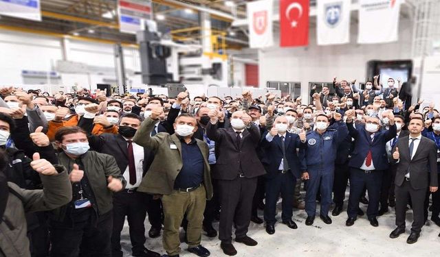 Первая деталь была изготовлена в рамках проекта турецкого истребителя 5-го поколения TF-X (MMU), выполняемого Турецкой аэрокосмической компанией (Turkish Aerospace/TUSAŞ).