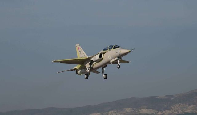 Турецкий Hürjet совершил первый полет